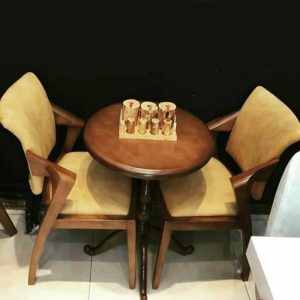 میز گرد دور چوب صندلی پیچک